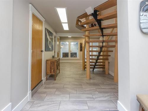 8410 Alec Rd, Central Saanich, BC - Indoor Photo Showing Other Room