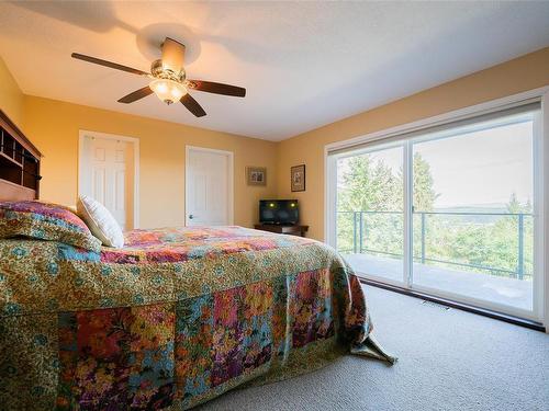 8170 Southwind Dr, Lantzville, BC - Indoor Photo Showing Bedroom