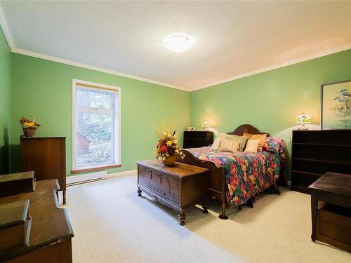 8170 Southwind Dr, Lantzville, BC - Indoor Photo Showing Bedroom