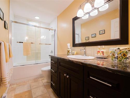 8170 Southwind Dr, Lantzville, BC - Indoor Photo Showing Bathroom