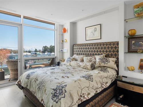 403-986 Heywood Ave, Victoria, BC - Indoor Photo Showing Bedroom
