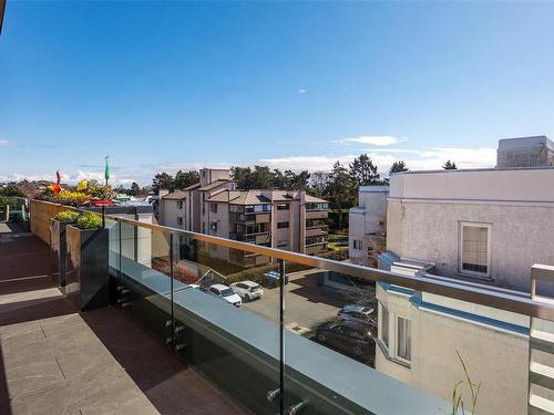 403-986 Heywood Ave, Victoria, BC - Outdoor With Balcony