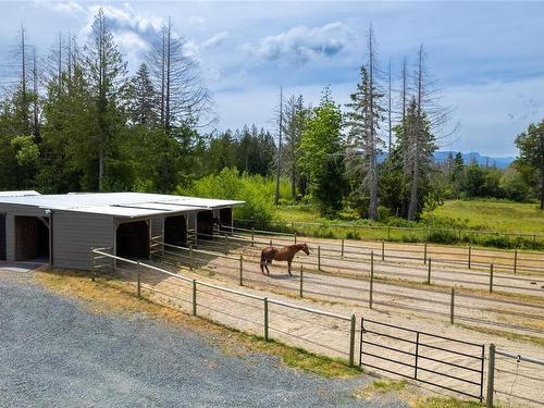 416 Grovehill Rd, Qualicum Beach, BC - Outdoor