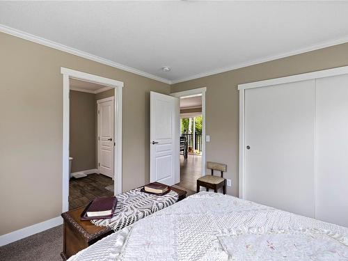 416 Grovehill Rd, Qualicum Beach, BC - Indoor Photo Showing Bedroom