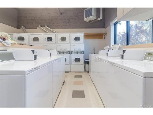 909-647 Michigan St, Victoria, BC - Indoor Photo Showing Laundry Room