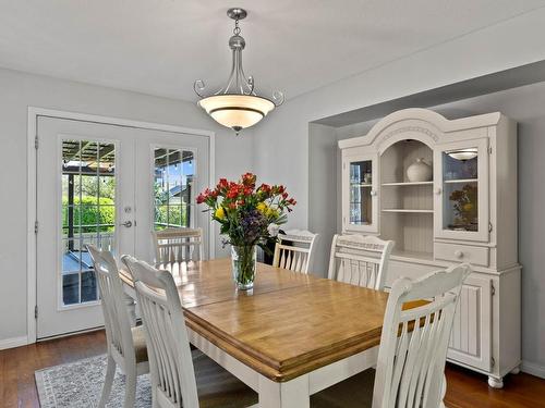 2828 Long Lake Road, Kamloops, BC - Indoor Photo Showing Kitchen