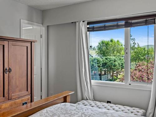 2828 Long Lake Road, Kamloops, BC - Indoor Photo Showing Bedroom