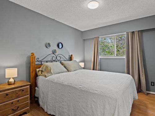 2828 Long Lake Road, Kamloops, BC - Indoor Photo Showing Bathroom