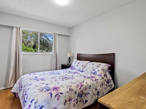 2828 Long Lake Road, Kamloops, BC - Indoor Photo Showing Bedroom