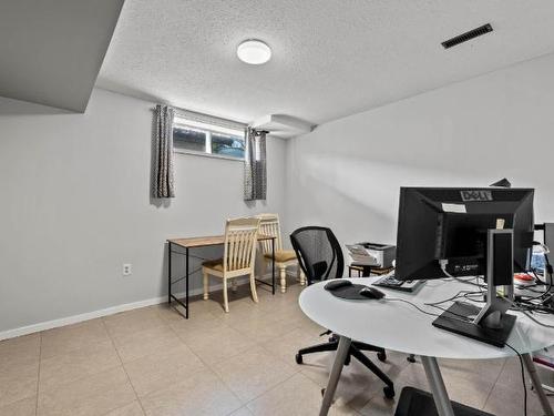 2828 Long Lake Road, Kamloops, BC - Indoor Photo Showing Other Room