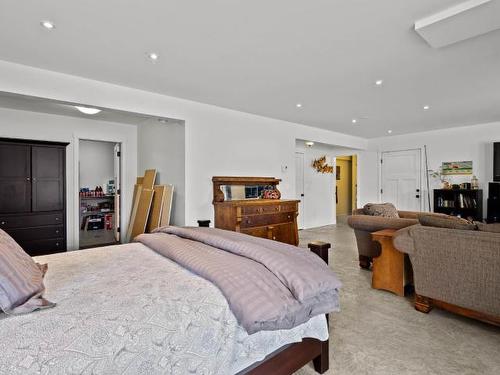 3461 Red Lake Drive, Kamloops, BC - Indoor Photo Showing Bedroom