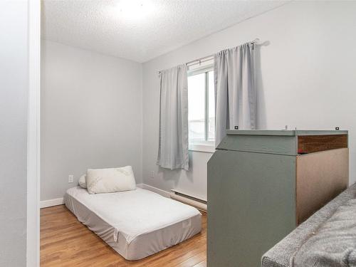316-395 Franklyn Road, Kelowna, BC - Indoor Photo Showing Bedroom