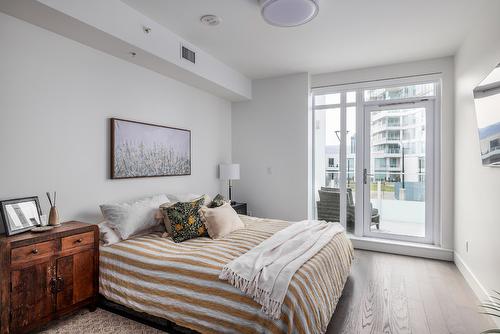 411-1181 Sunset Drive, Kelowna, BC - Indoor Photo Showing Bedroom