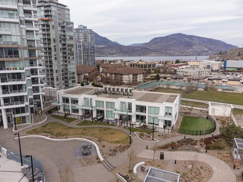 411-1181 Sunset Drive, Kelowna, BC - Outdoor With View