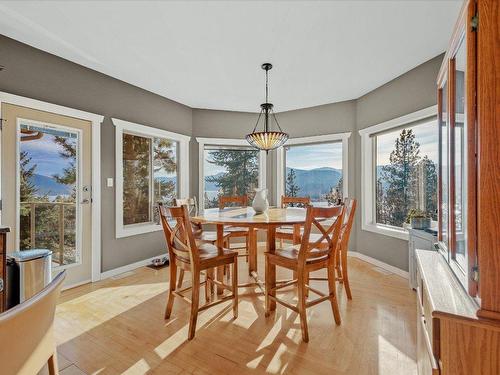 9143 Tronson Road, Vernon, BC - Indoor Photo Showing Dining Room