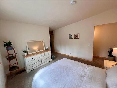 289 Allison Avenue, Princeton, BC - Indoor Photo Showing Bedroom