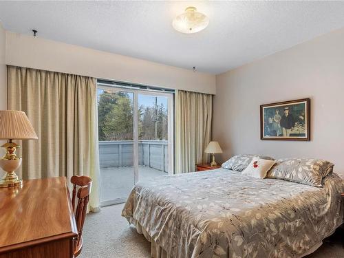 5891 Brown Rd, Port Alberni, BC - Indoor Photo Showing Bedroom
