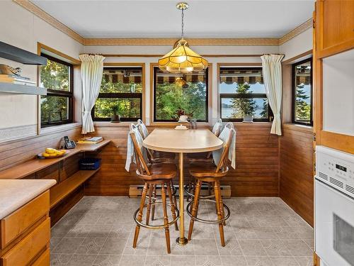 1946 Murray Rd, Sooke, BC - Indoor Photo Showing Dining Room