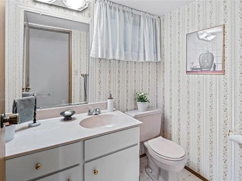 1946 Murray Rd, Sooke, BC - Indoor Photo Showing Bathroom