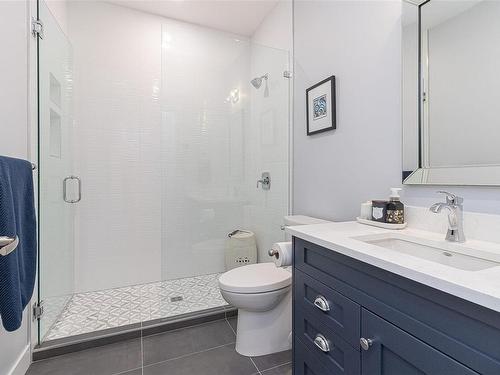 630 Woodcreek Dr, North Saanich, BC - Indoor Photo Showing Bathroom