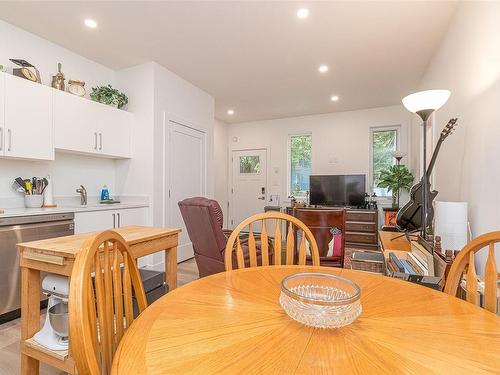 630 Woodcreek Dr, North Saanich, BC - Indoor Photo Showing Dining Room