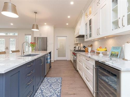 630 Woodcreek Dr, North Saanich, BC - Indoor Photo Showing Kitchen With Upgraded Kitchen