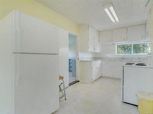 2097 Otter Point Rd, Sooke, BC - Indoor Photo Showing Kitchen