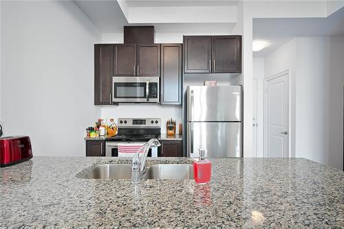 101 Shoreview Place|Unit #622, Stoney Creek, ON - Indoor Photo Showing Kitchen With Double Sink With Upgraded Kitchen