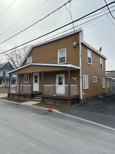 FaÃ§ade - 690  - 692 Rue St-Charles, Marieville, QC - Outdoor With Deck Patio Veranda With Facade