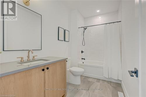 91 Allister Dr, Middlesex Centre, ON - Indoor Photo Showing Bathroom