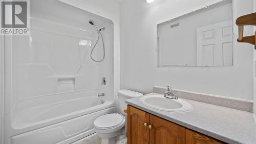 10 Ventura Place, St. John'S, NL - Indoor Photo Showing Bathroom