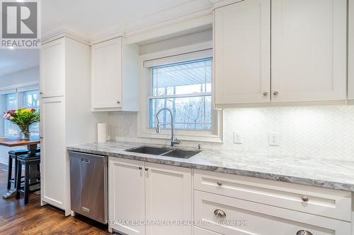 4306 Lakeshore Road, Burlington, ON - Indoor Photo Showing Kitchen With Double Sink With Upgraded Kitchen