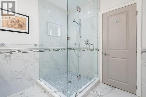 4306 Lakeshore Road, Burlington, ON - Indoor Photo Showing Bathroom