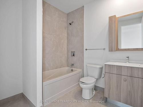Ph108-75 Canterbury Pl, Toronto, ON - Indoor Photo Showing Bathroom