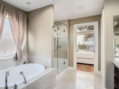 285 Hatley Lane, Colwood, BC - Indoor Photo Showing Bathroom