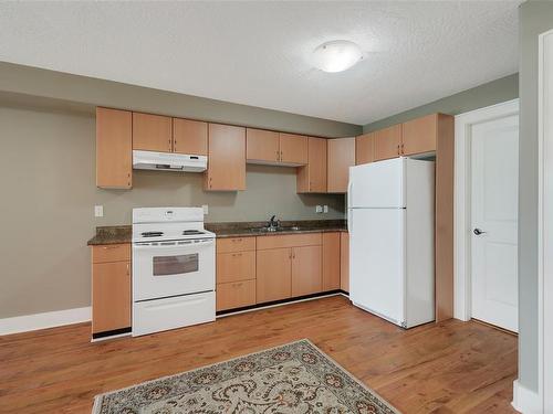 285 Hatley Lane, Colwood, BC - Indoor Photo Showing Kitchen