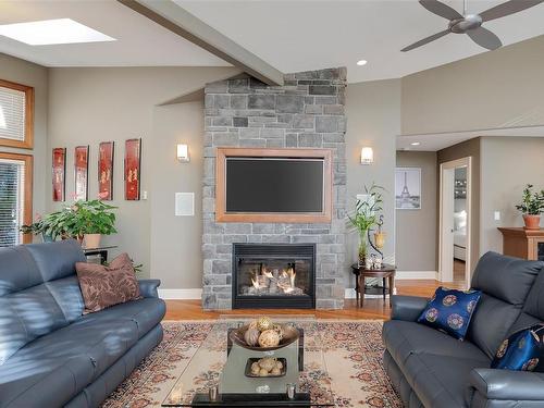 285 Hatley Lane, Colwood, BC - Indoor Photo Showing Living Room With Fireplace