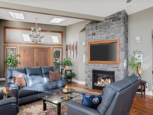 285 Hatley Lane, Colwood, BC - Indoor Photo Showing Living Room With Fireplace