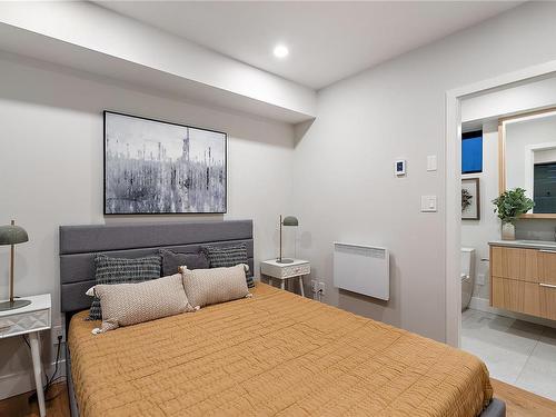 431 Parry St, Victoria, BC - Indoor Photo Showing Bedroom