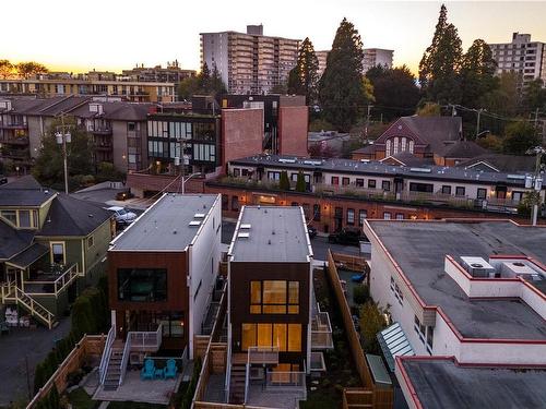 431 Parry St, Victoria, BC - Outdoor With Facade