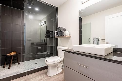 16 Concord Place|Unit #708, Grimsby, ON - Indoor Photo Showing Laundry Room