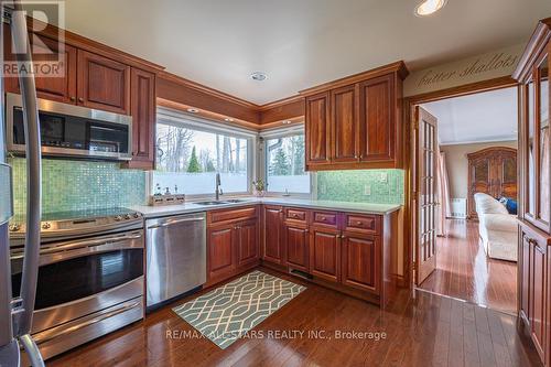 8 Manor Rd, Kawartha Lakes, ON - Indoor Photo Showing Kitchen With Stainless Steel Kitchen With Double Sink
