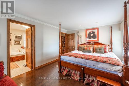 8 Manor Road, Kawartha Lakes, ON - Indoor Photo Showing Bedroom