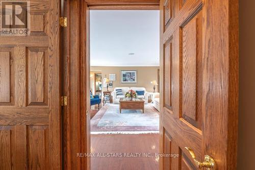 8 Manor Rd, Kawartha Lakes, ON - Indoor Photo Showing Bedroom