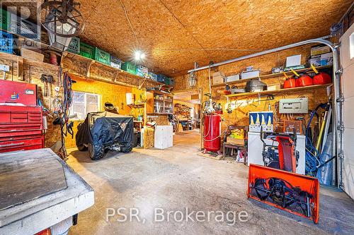 1018 Southwood Road, Gravenhurst, ON - Indoor Photo Showing Garage