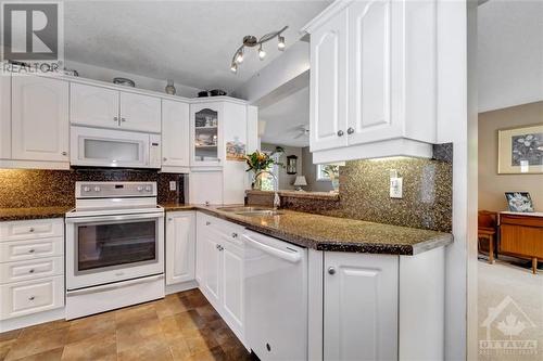 23 Banting Crescent, Ottawa, ON - Indoor Photo Showing Kitchen With Double Sink