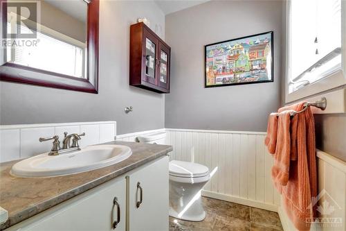 23 Banting Crescent, Ottawa, ON - Indoor Photo Showing Bathroom