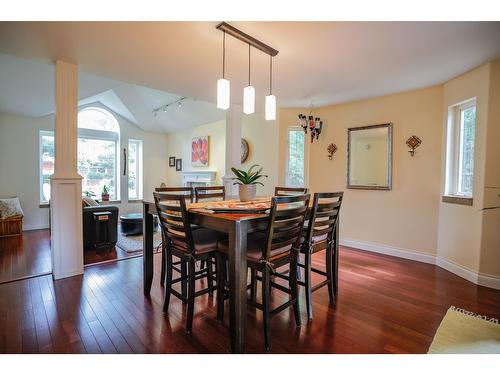 3071 Heddle Road, Nelson, BC - Indoor Photo Showing Dining Room