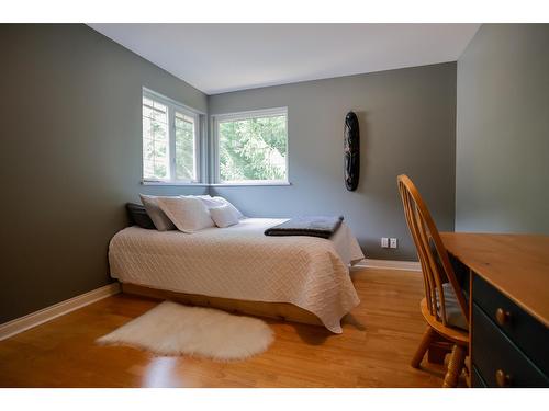 3071 Heddle Road, Nelson, BC - Indoor Photo Showing Bedroom