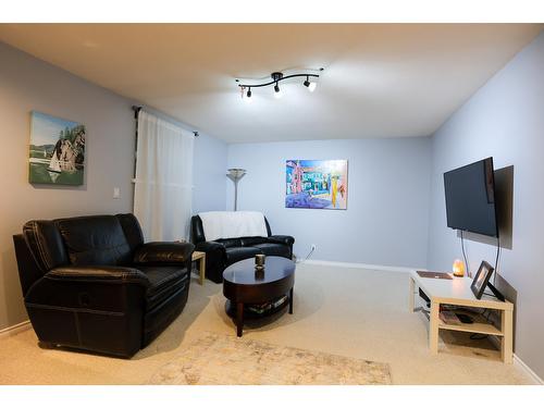 3071 Heddle Road, Nelson, BC - Indoor